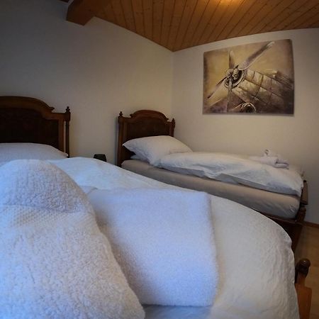 Fine&Pine Center Apartment Matten bei Interlaken Esterno foto