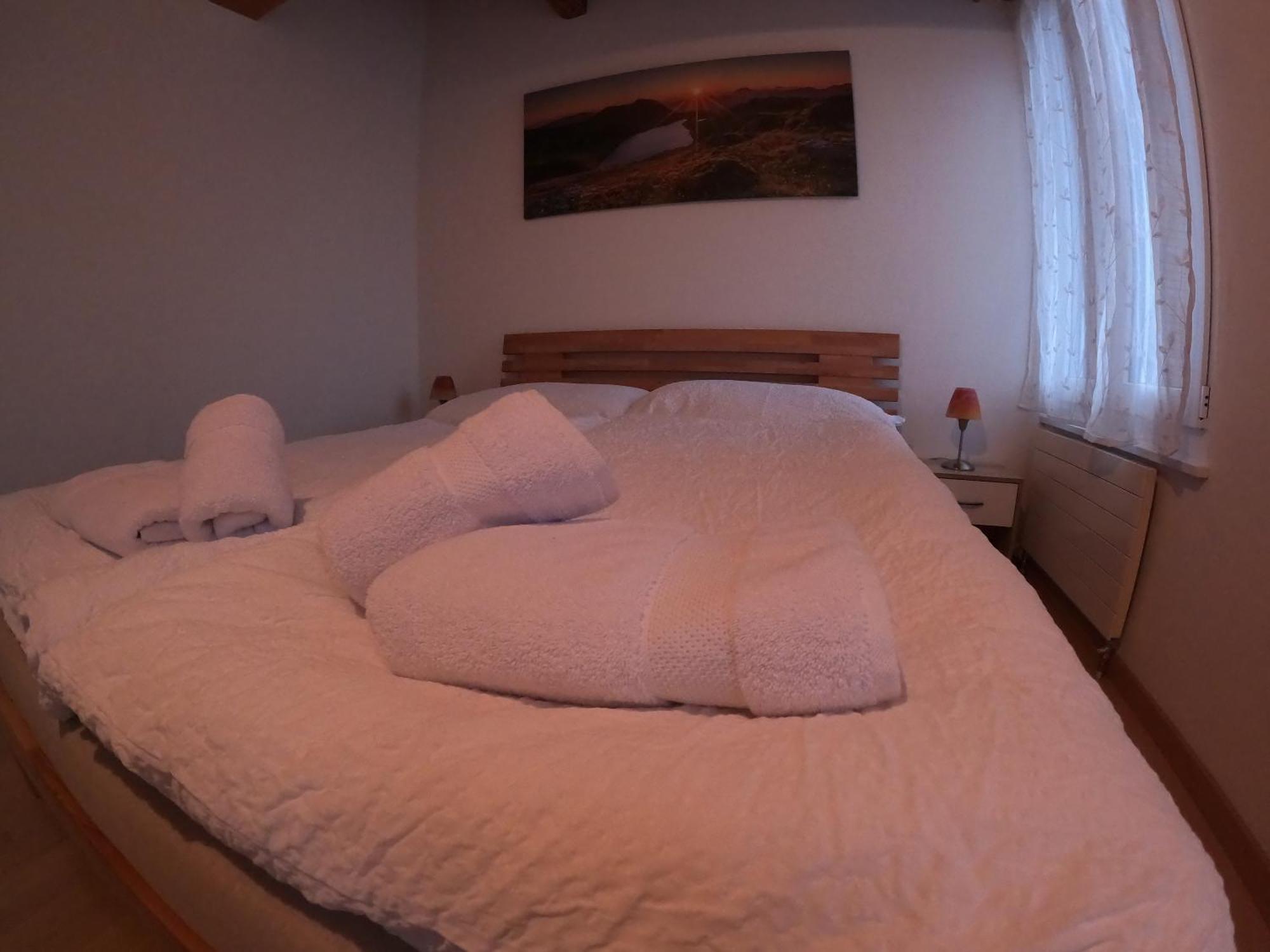 Fine&Pine Center Apartment Matten bei Interlaken Esterno foto