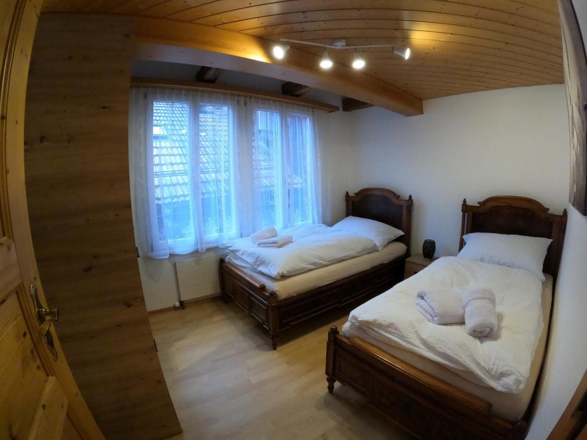 Fine&Pine Center Apartment Matten bei Interlaken Esterno foto