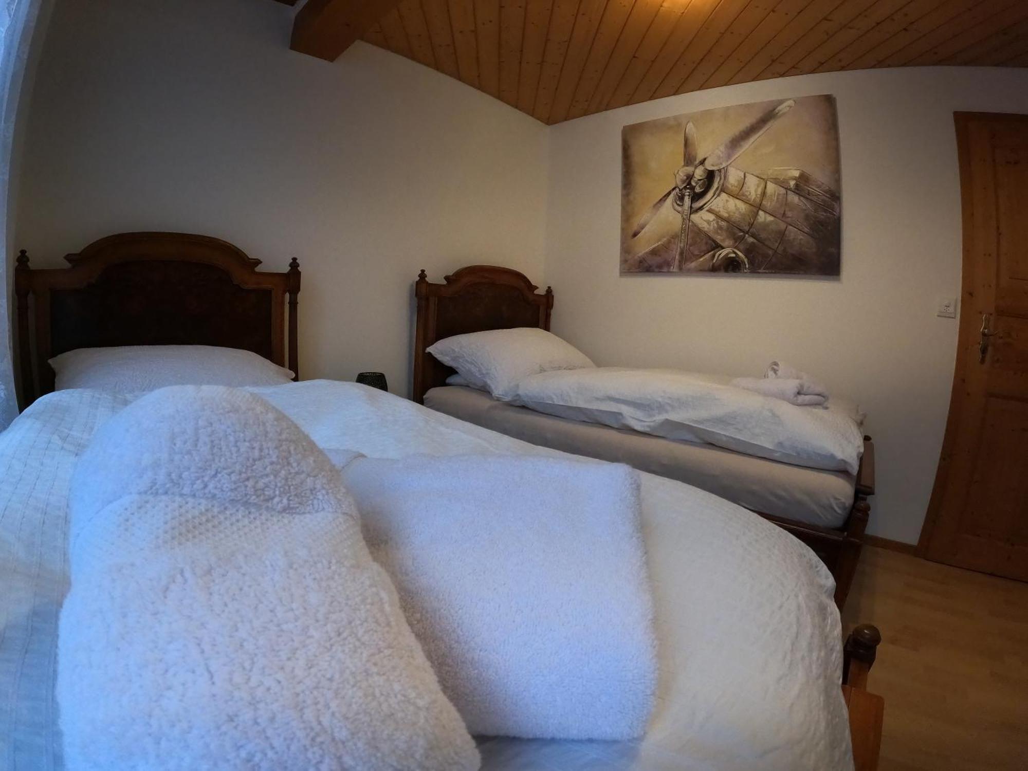 Fine&Pine Center Apartment Matten bei Interlaken Esterno foto