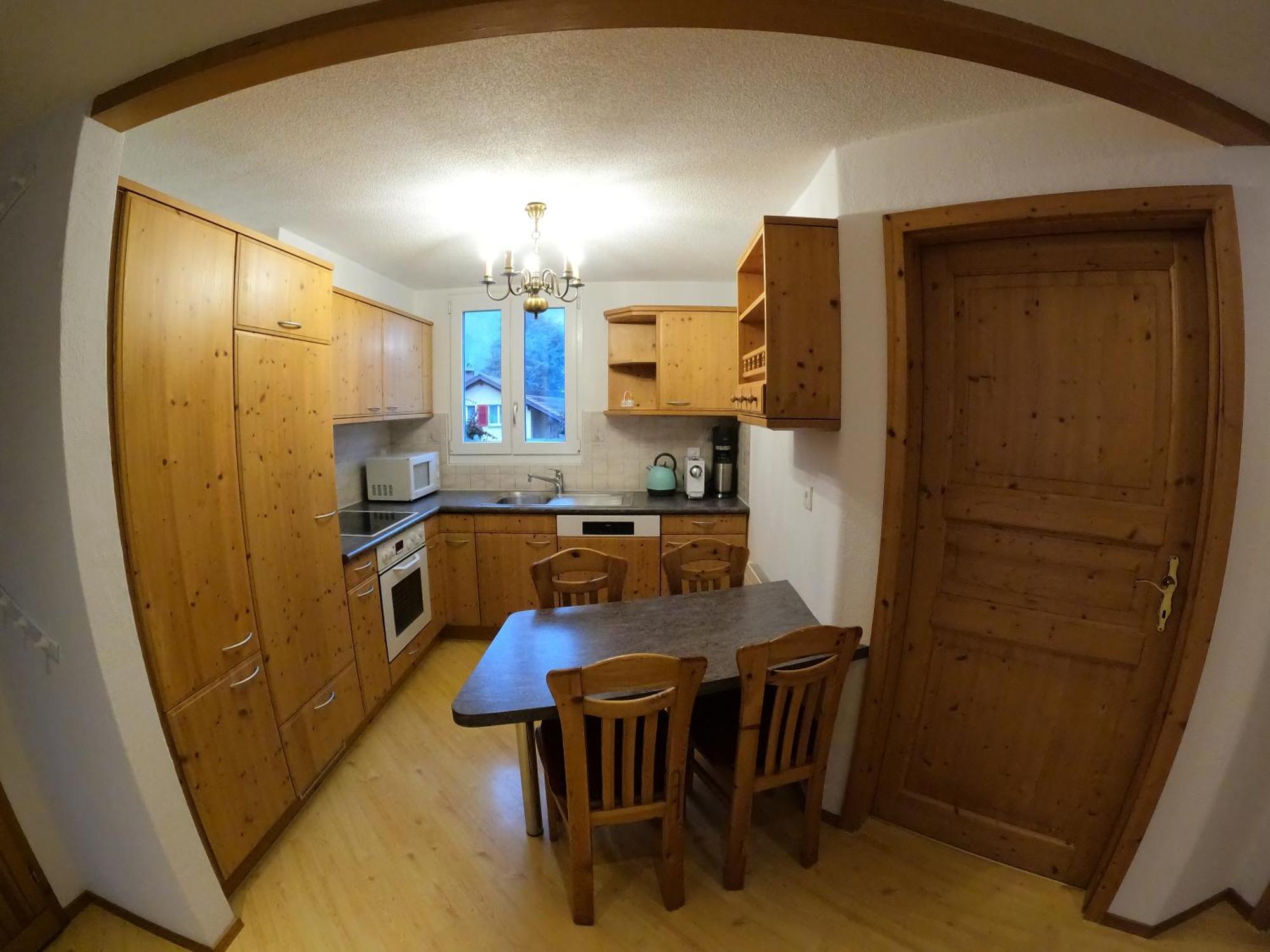 Fine&Pine Center Apartment Matten bei Interlaken Esterno foto